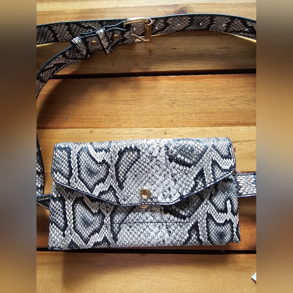 NWT | Casery Convertible Belt Bag & Crossbody - Picture 7 of 16